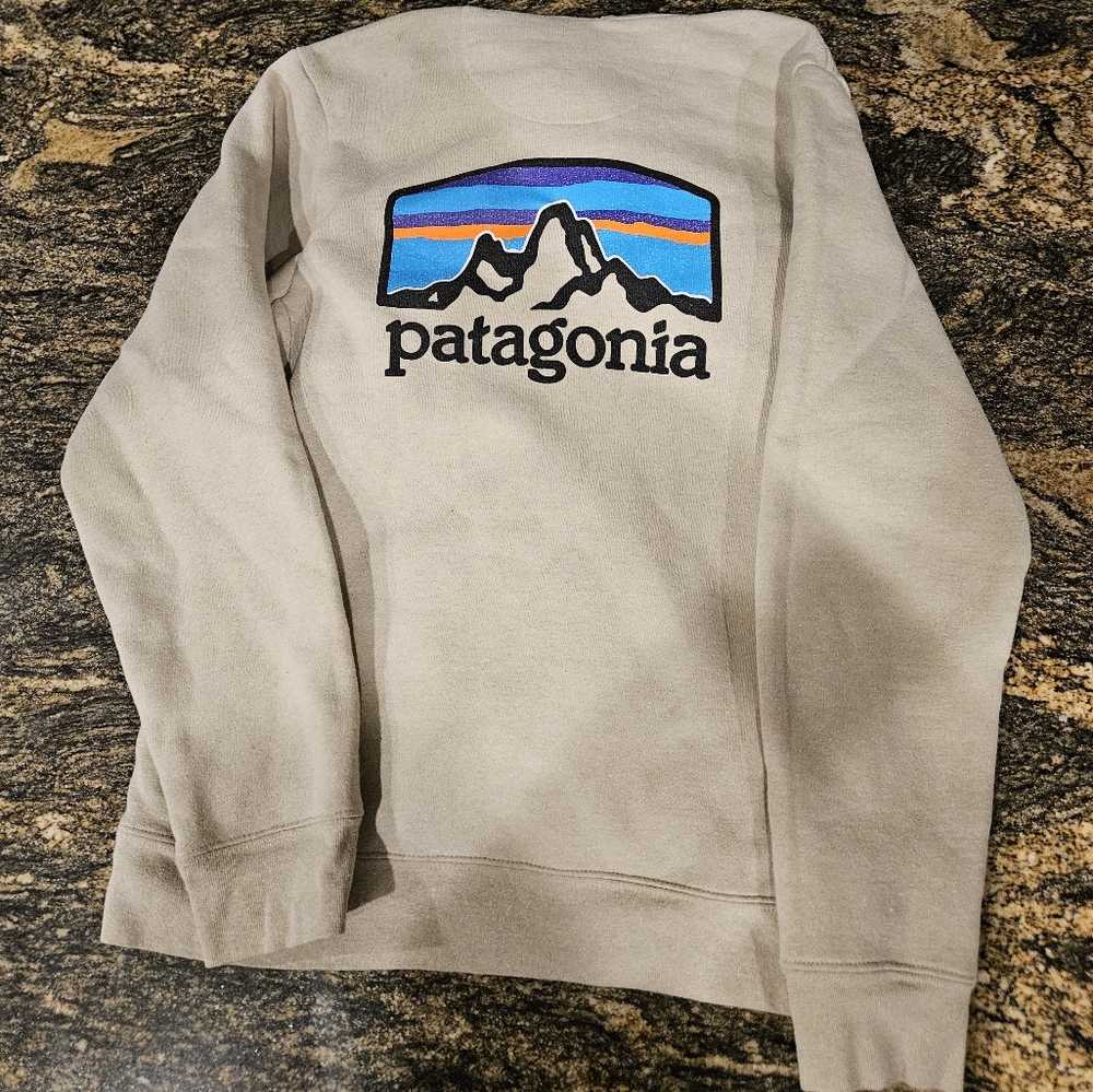 Patagonia cream hoodie. Mens small women's medium